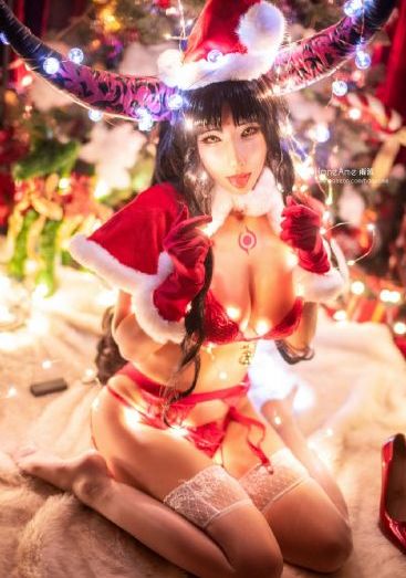 女生紧身衣怎样显胸大_720全集免费播放