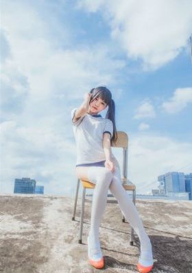 紧身牛仔裤华丽4人妻_免费观看高清版